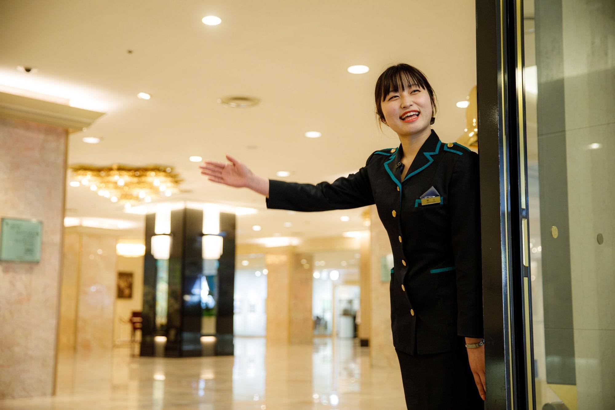 Hotel New Otani Hakata Fukuoka  Dış mekan fotoğraf A hotel concierge