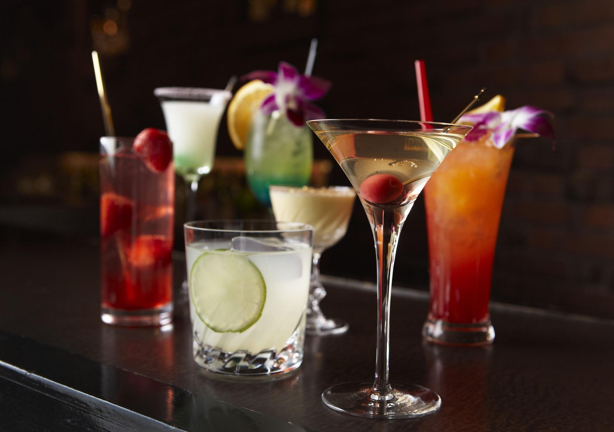 Hotel New Otani Hakata Fukuoka  Dış mekan fotoğraf A selection of cocktails