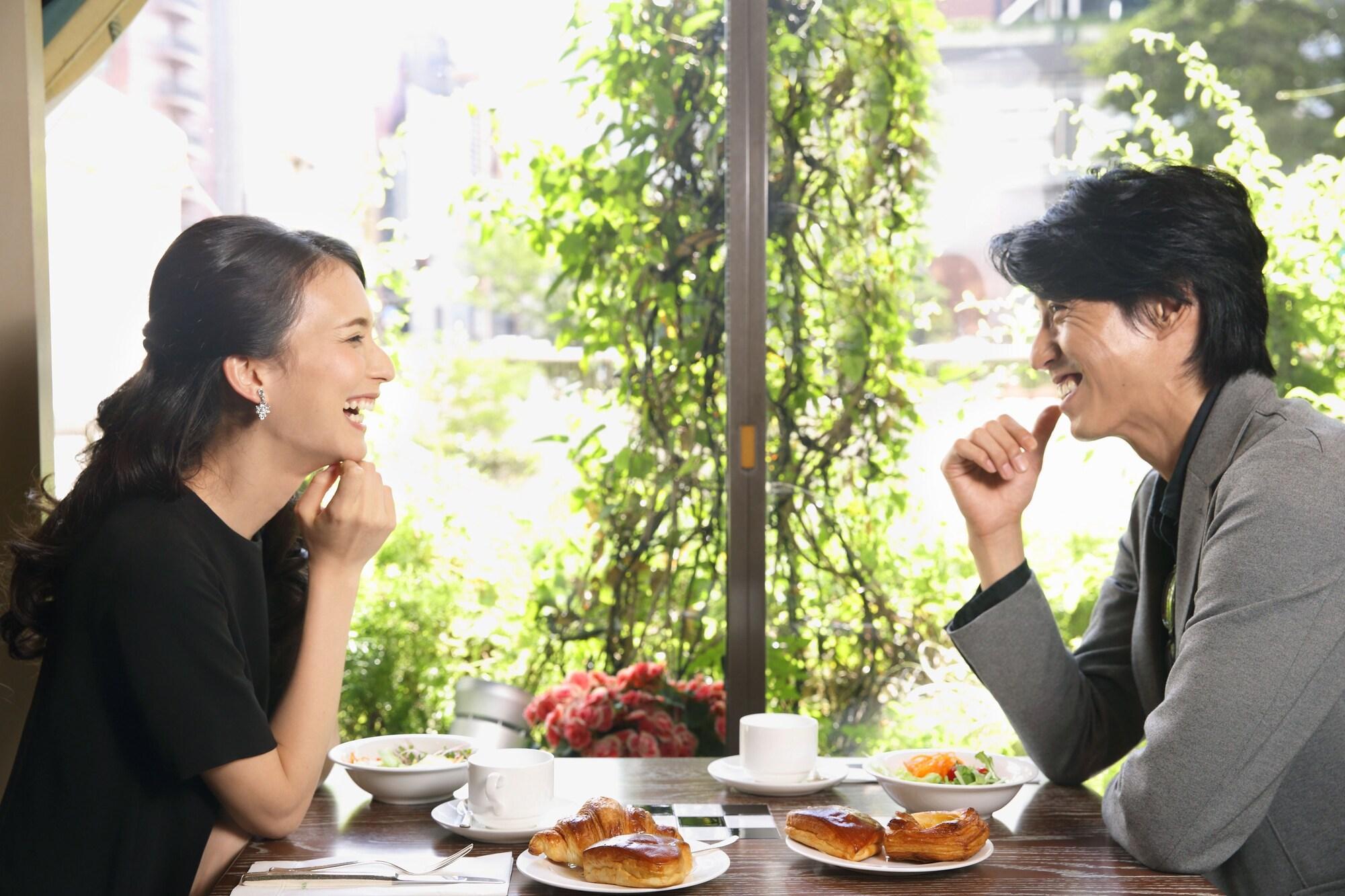 Hotel New Otani Hakata Fukuoka  Dış mekan fotoğraf Lee Byung-hun and Lee Young Ae in The Housemaid
